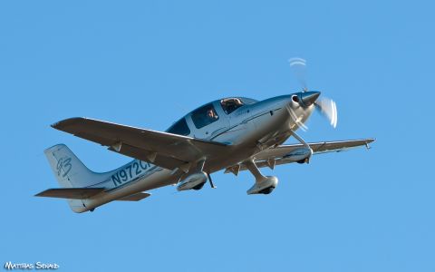 Cirrus SR22 privé